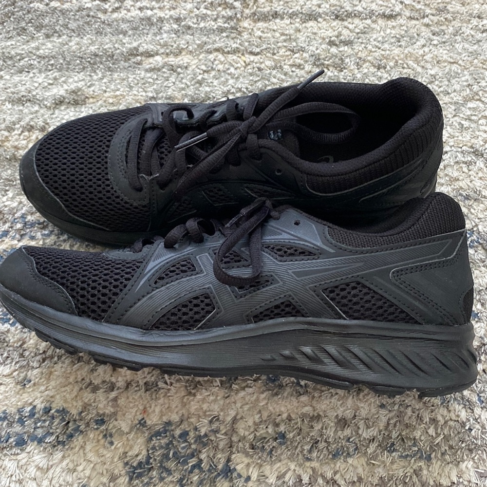 Womens Asics Jolt 2 - Worn Once!!